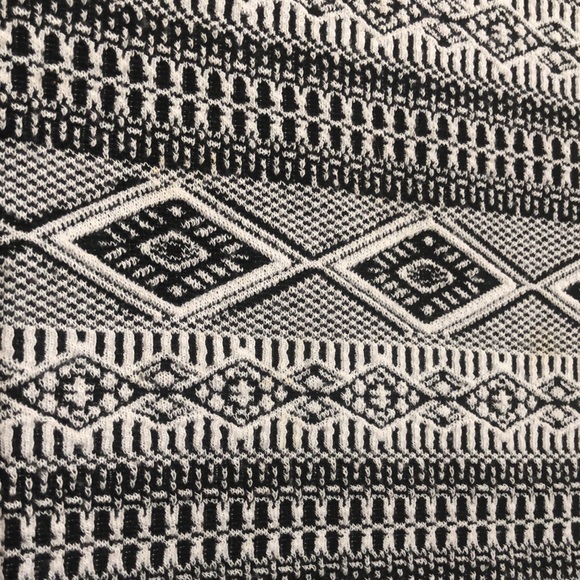 COPY - H&M Skirt Medium Unique Print - Picture 2 of 5